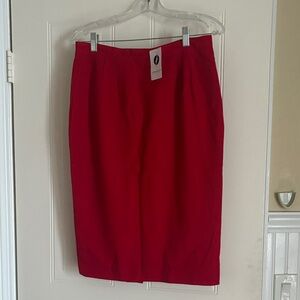Kasper, size 10 Classic Red Pencil Skirt - Stylish Women's Skirt